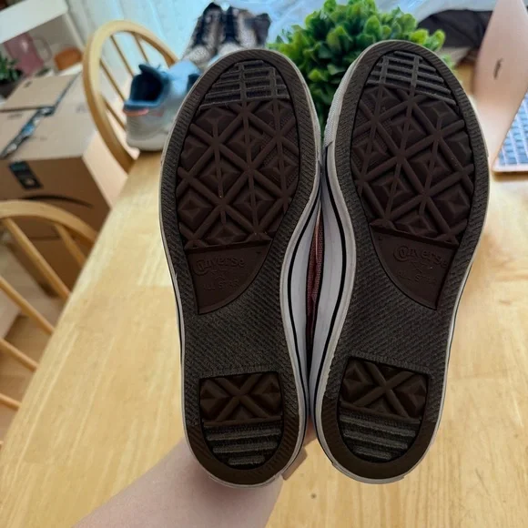 Pink Converse - Picture 5 of 7